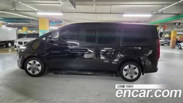 Hyundai Staria, 2023