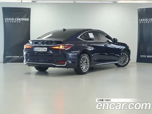 Lexus ES300h, 2025