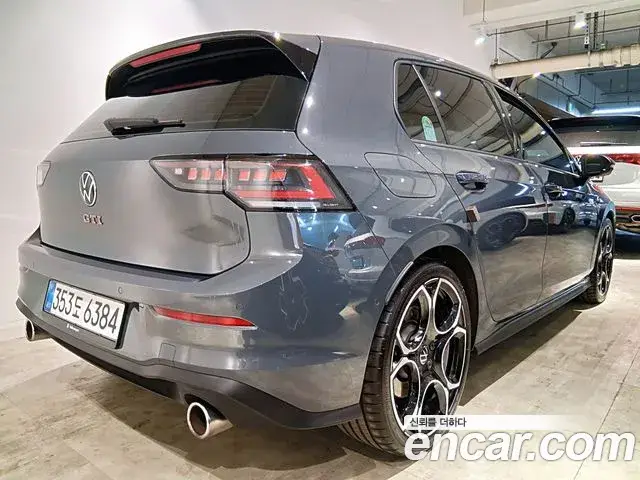 Volkswagen Golf, 2025