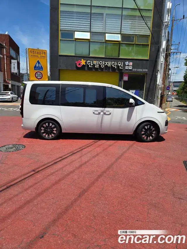 Hyundai Staria, 2024