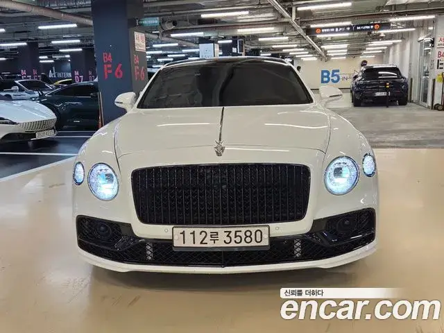 Bentley Flying Spur, 2022