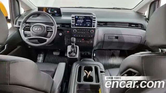 Hyundai Staria, 2023