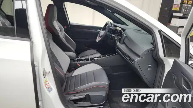 Volkswagen Golf, 2023