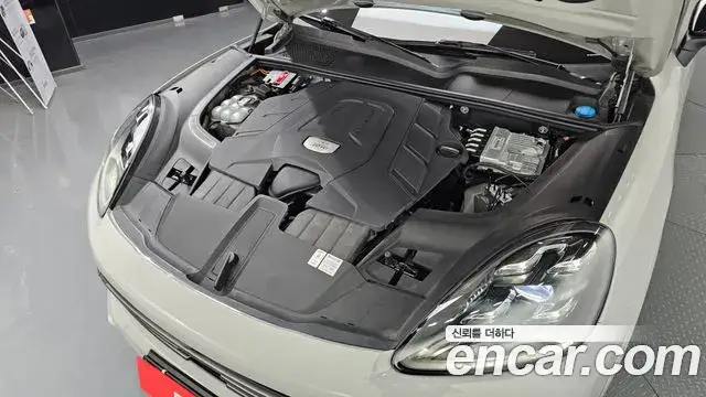 Porsche Cayenne, 2023