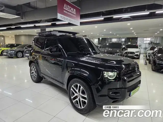 Land Rover Defender, 2025