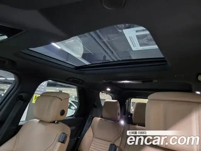 Land Rover Discovery 5, 2025