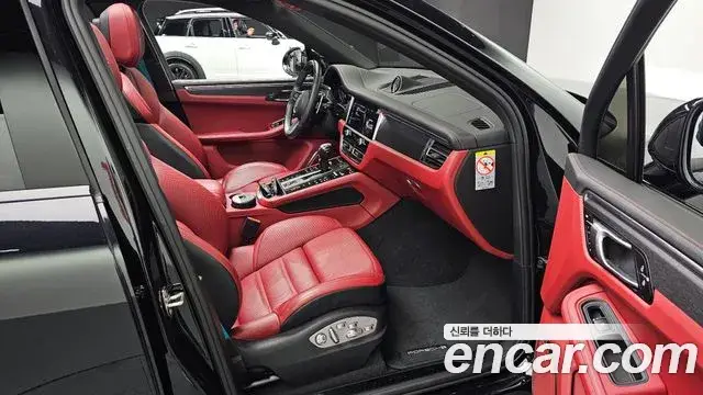 Porsche Macan, 2022