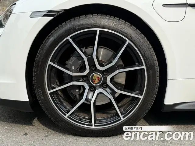 Porsche Taycan, 2023