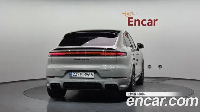 Porsche Cayenne, 2025