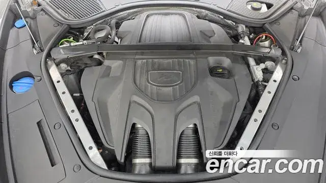 Porsche Panamera, 2023