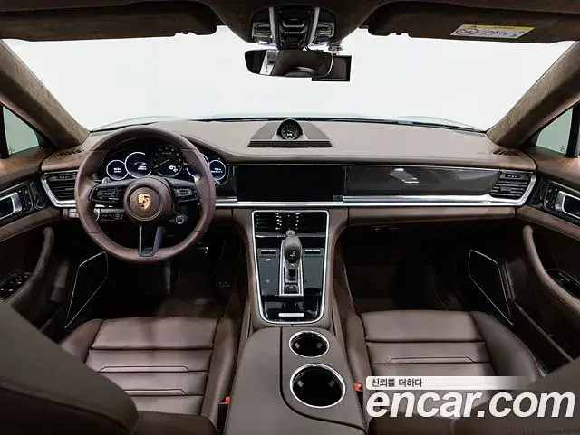 Porsche Panamera, 2023