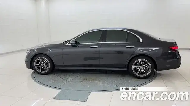 Mercedes-Benz E-Class, 2023