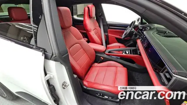 Porsche Macan EV, 2025