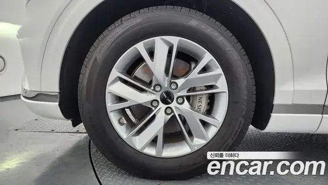 Genesis GV70, 2025