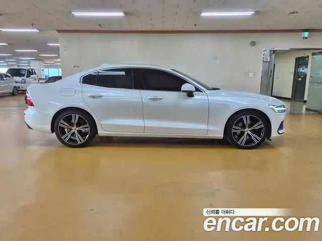 Volvo S60, 2021