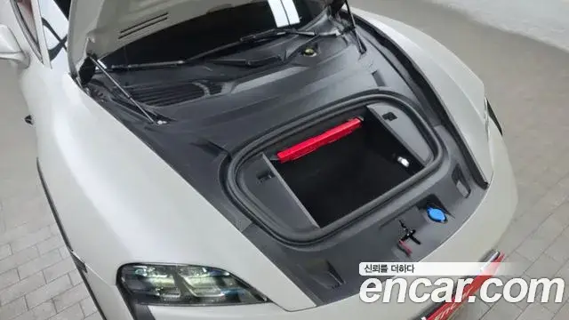 Porsche Taycan, 2025