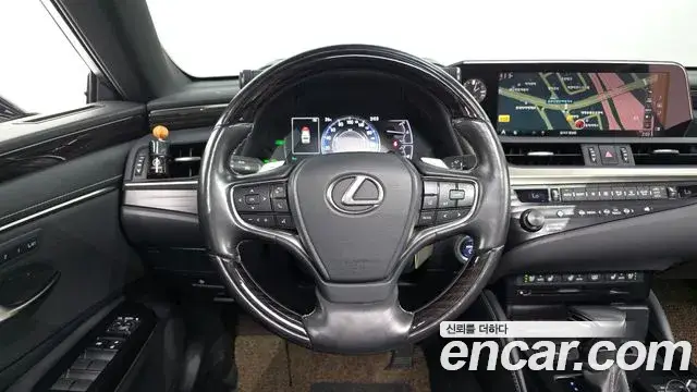 Lexus ES300h, 2020