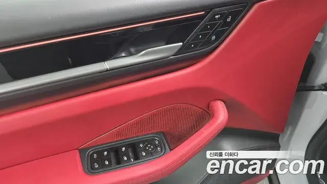 Porsche Macan EV, 2025