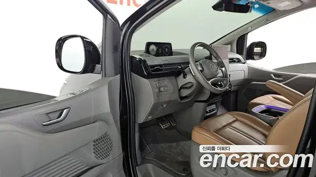 Hyundai Staria, 2021