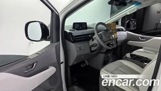 Hyundai Staria, 2022