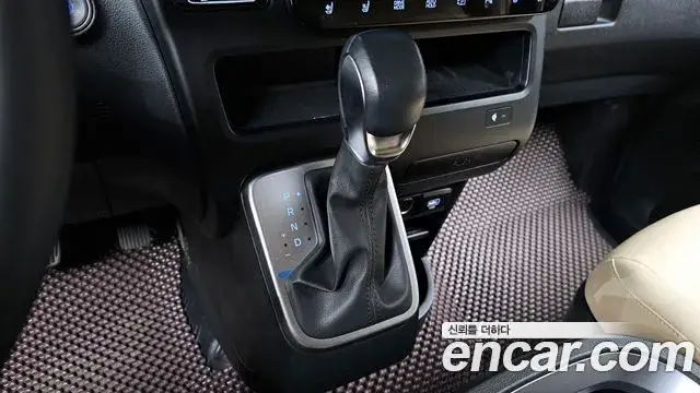 Hyundai Staria, 2024