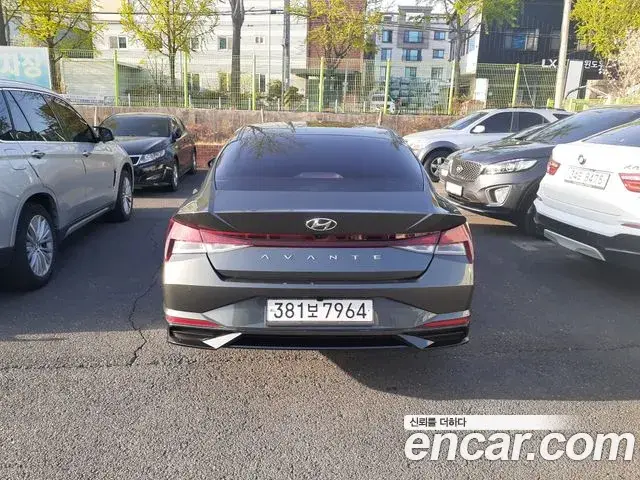 Hyundai The New Avante Hybrid, 2022
