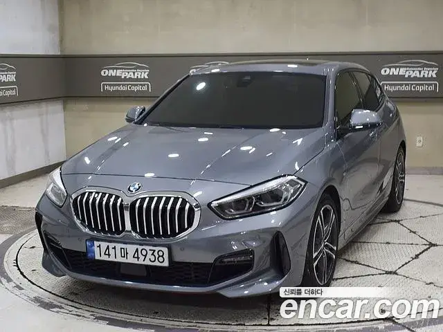 BMW 1 Series, 2022