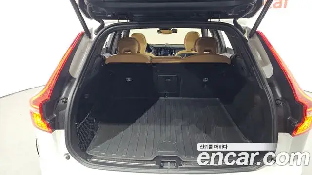 Volvo XC60, 2022