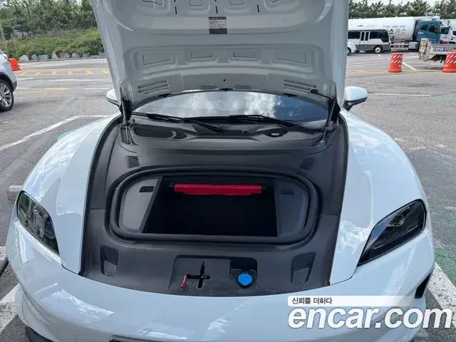 Porsche Taycan, 2025
