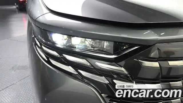 Toyota Alphard, 2025