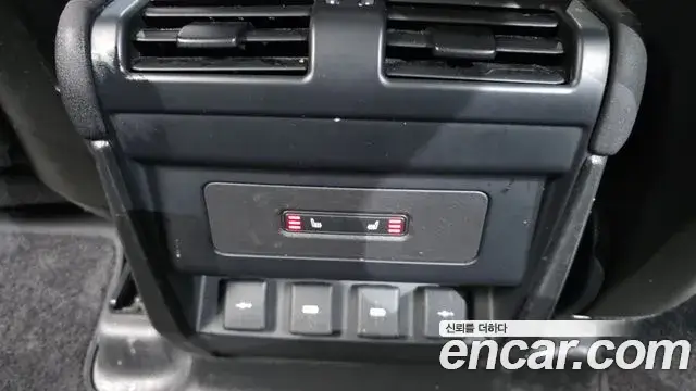 Land Rover Defender, 2020
