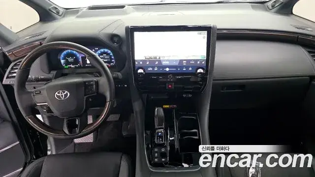 Toyota Alphard, 2024