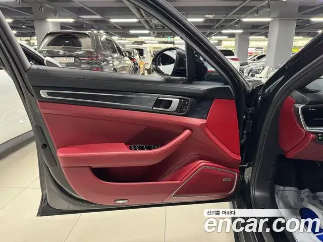 Porsche Panamera, 2022