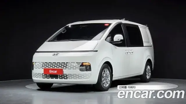 Hyundai Staria, 2022
