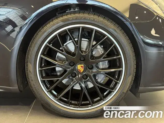 Porsche Panamera, 2023
