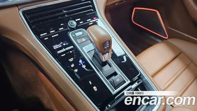 Porsche Panamera, 2023