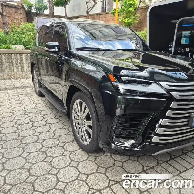 Lexus LX, 2025