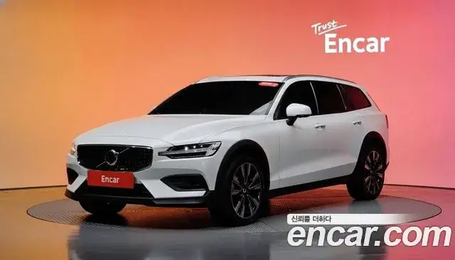 Volvo V60 Cross Country, 2024