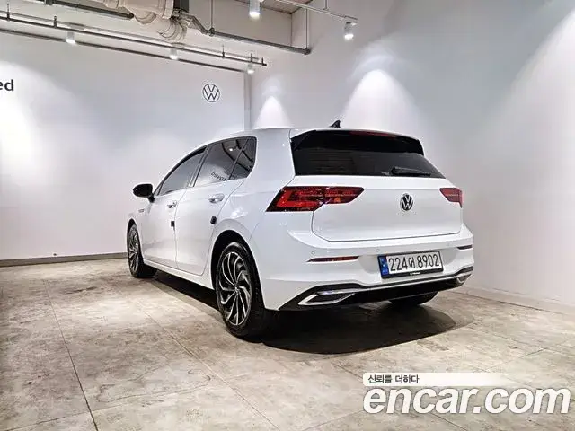 Volkswagen Golf, 2024