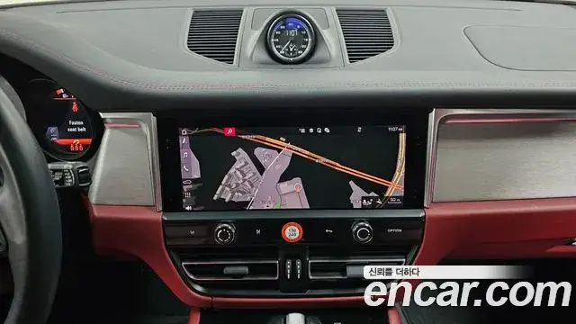 Porsche Macan, 2022