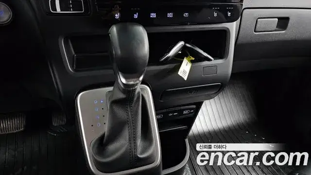 Hyundai Staria, 2022