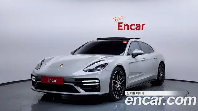 Porsche Panamera, 2022