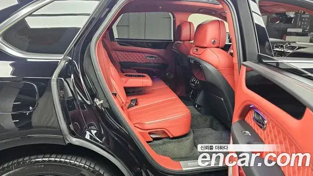 Bentley Bentayga, 2023