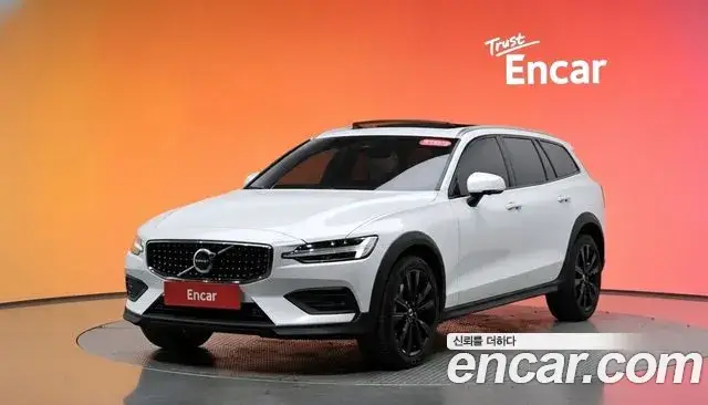 Volvo V60 Cross Country, 2023