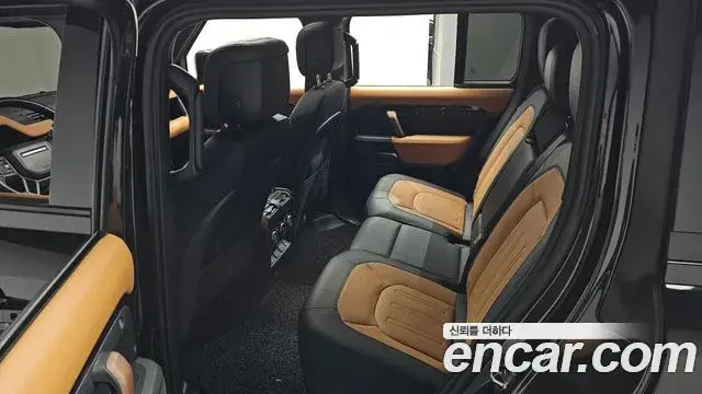 Land Rover Defender, 2022