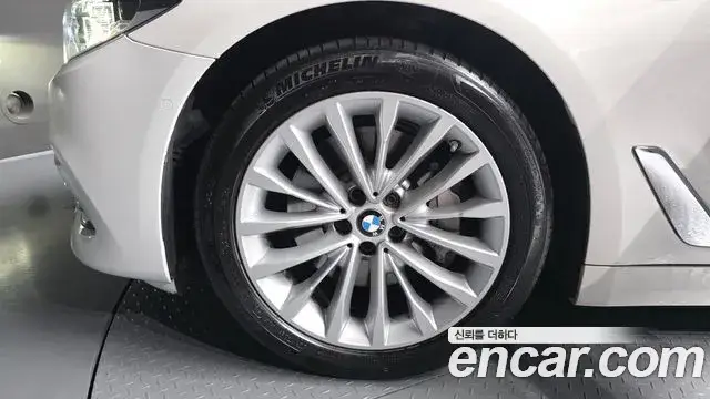 BMW 5 Series, 2019