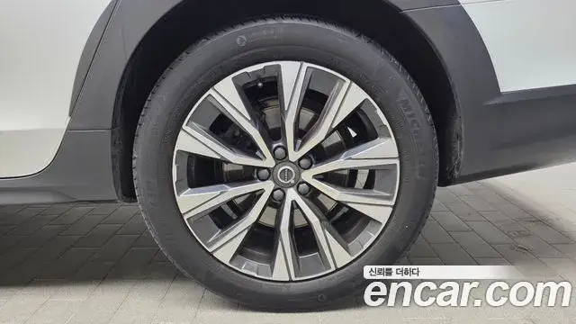 Volvo V90 Cross Country, 2021