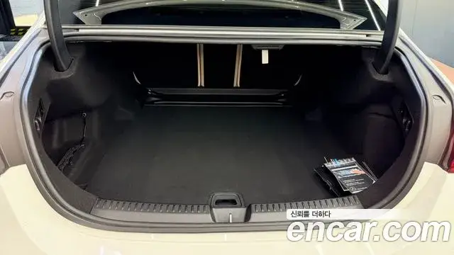 Mercedes-Benz E-Class, 2024