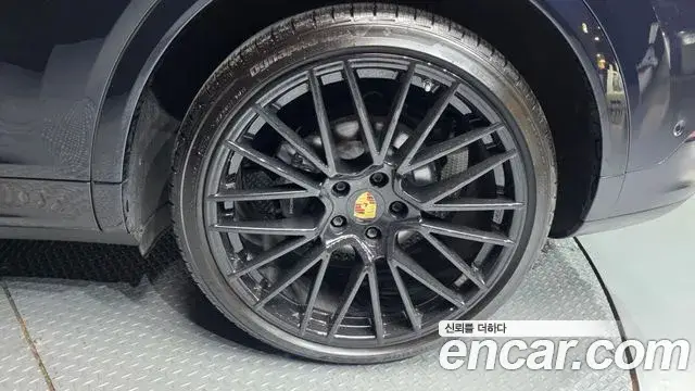 Porsche Cayenne, 2021