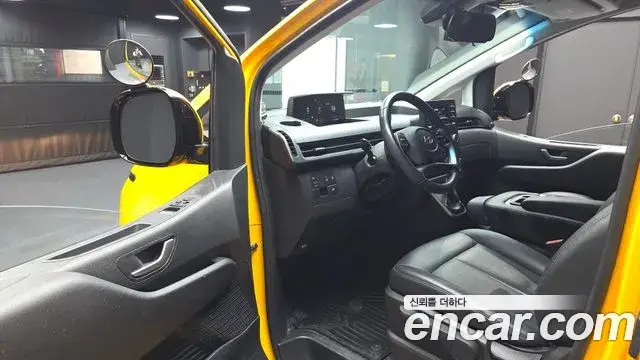 Hyundai Staria, 2024